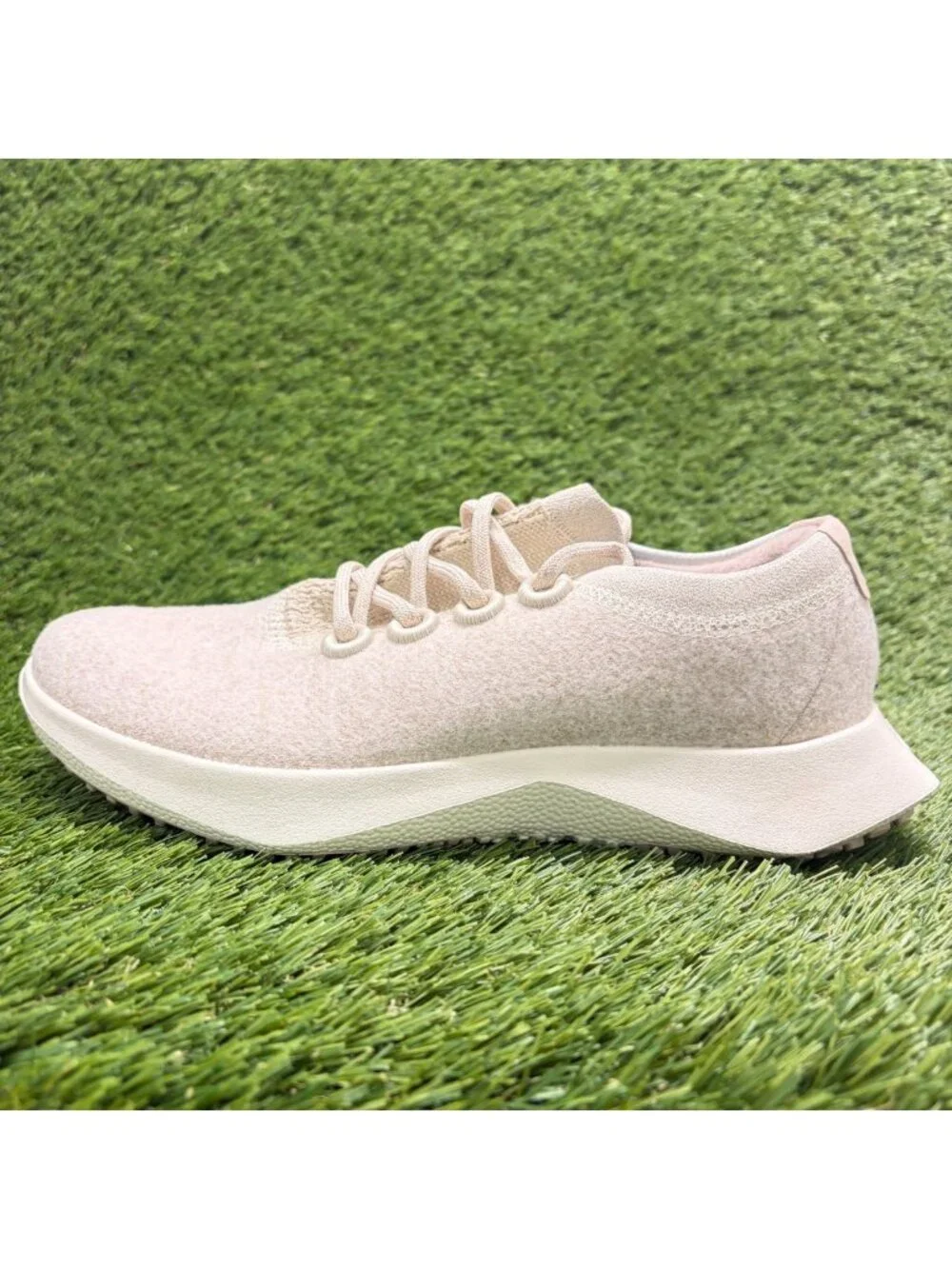 Allbirds Wool Dasher 2 Womens Size 10.5 Beige Athletic Running Shoes Sneakers